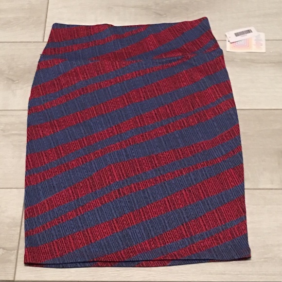 LuLaRoe Dresses & Skirts - LuLaRoe Cassie Red and Blue Skirt NEW